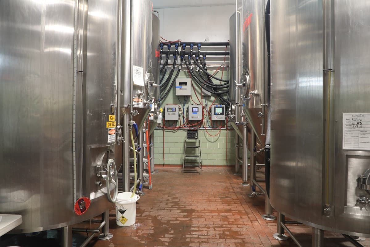 Ice Harbor Brewery at the Marina